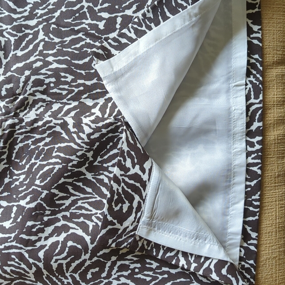 LOFT Cotton and Silk Brown Animal Print Pencil Skirt Size 0P - Picture 6 of 7